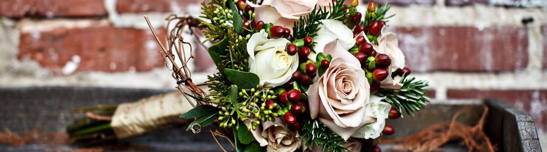 bouquet-per-matrimonio-in-inverno-con-fiori-misti